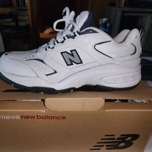 Mens size 9 white new balance